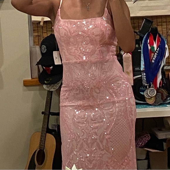 Pink, Medium, Windsor Bethany Formal Sequin Slit Long Dress. Brand New!! - Picture 5 of 7